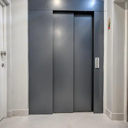 Beco Santa Emilia 2i, A In Madeira *