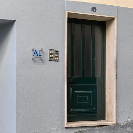 Beco Santa Emilia 2i, A In Madeira *
